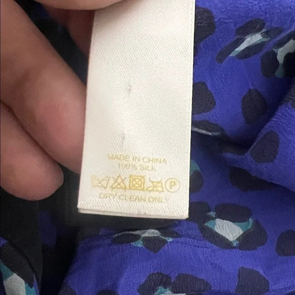 Kate Spade The 100% Silk Animal Print Blouse, size 0 - Picture 7 of 11